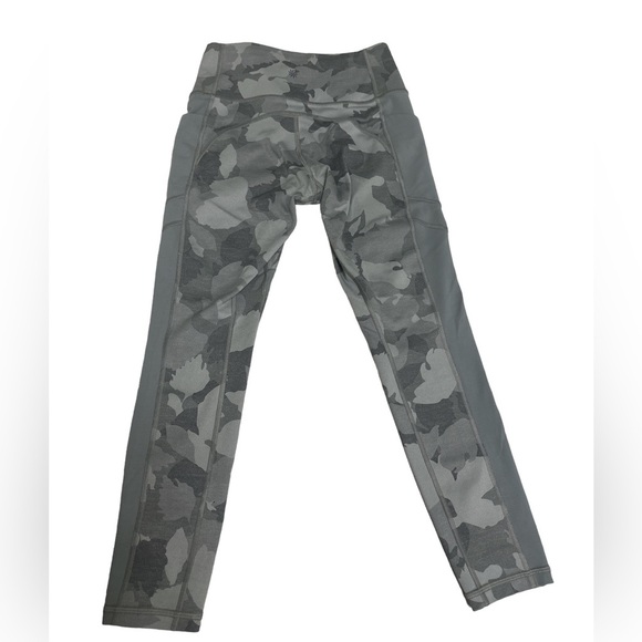 Athleta Gray Camo Women's Leggings Sz XS‎ - Picture 2 of 5